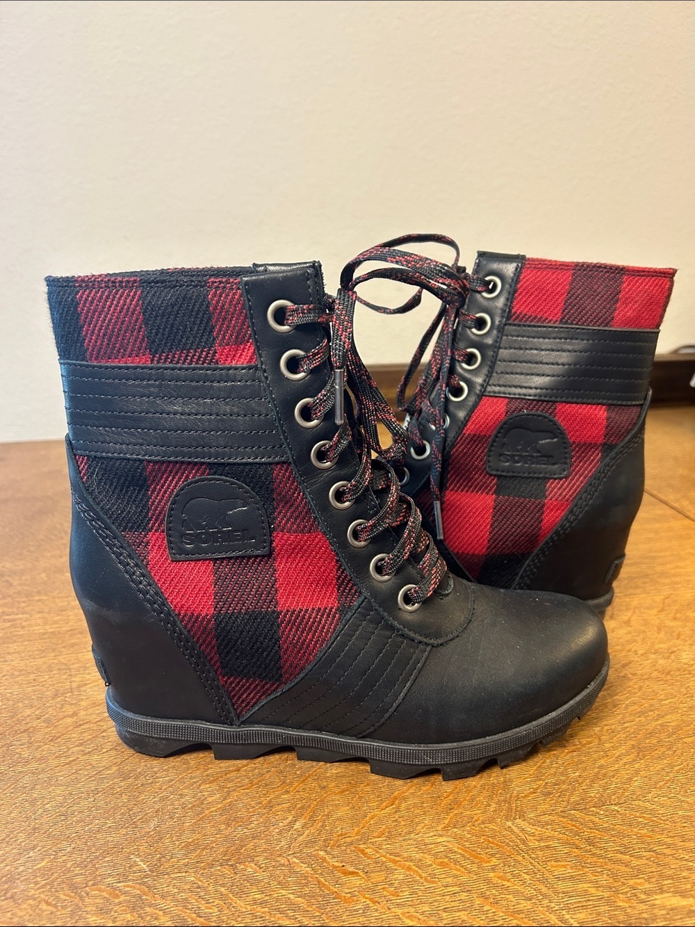 Sorel Lexie Wedge Boot Red Black Buffalo Plaid Check size 9.5 - Picture 16 of 16